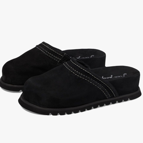 Free People Shoes - FREE PEOPLE EVERYDAY MULES IN BLACK SIZE 7.5 NWOT